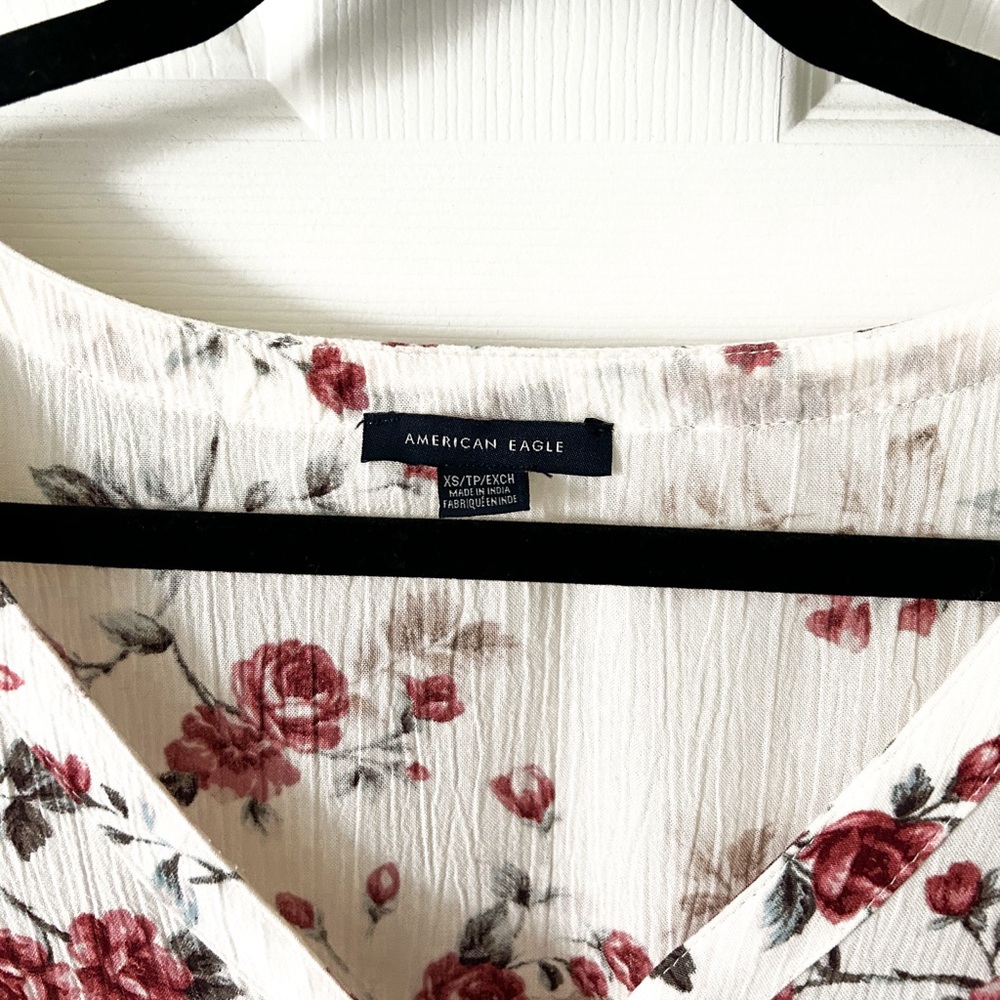 EUC American Eagle Floral Sleeveless Top - Picture 3 of 4